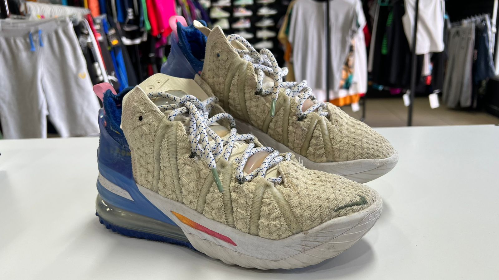 Tenis Nike LeBron 18 | Talla 4.5MX