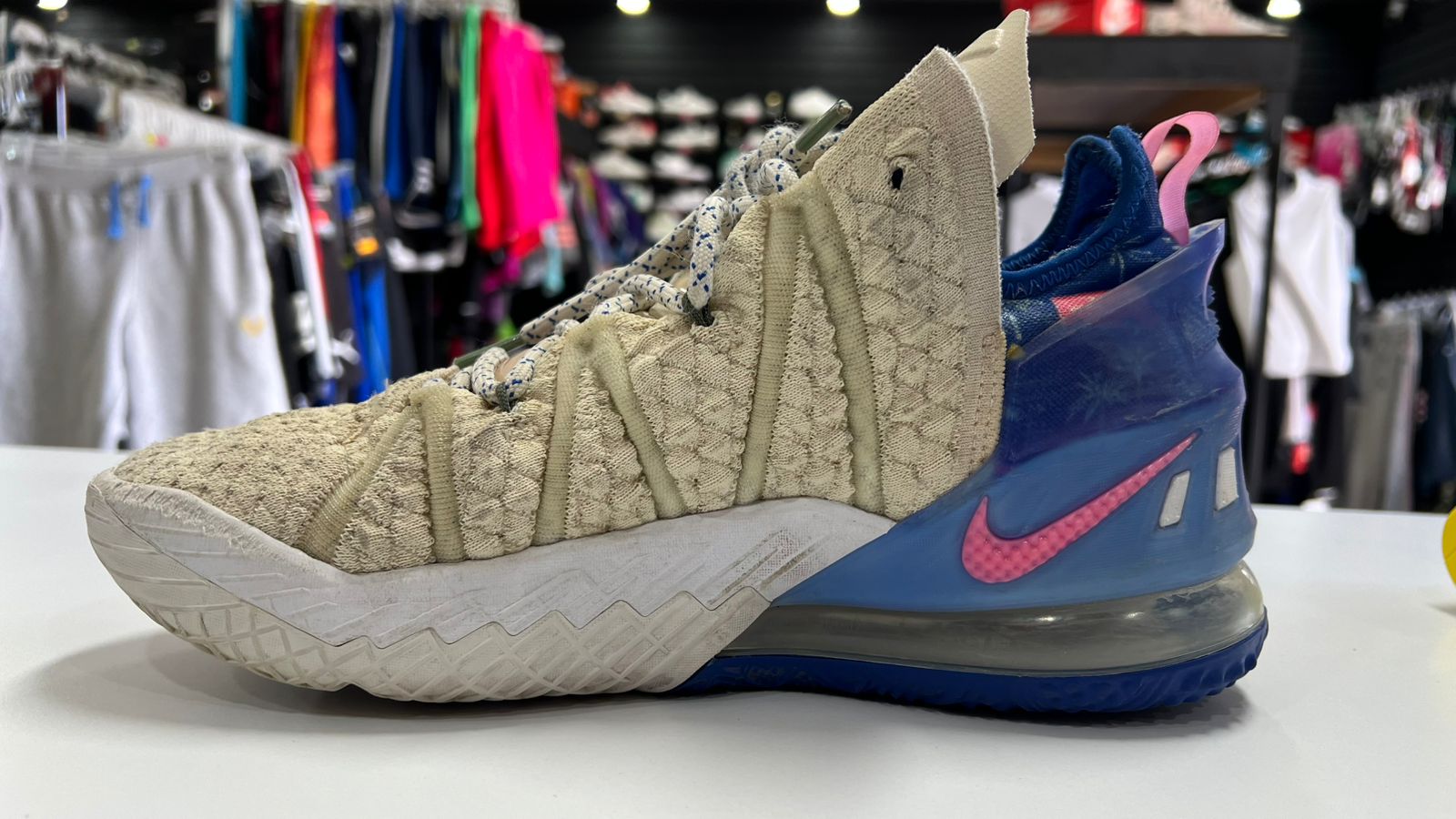 Tenis Nike LeBron 18 | Talla 4.5MX