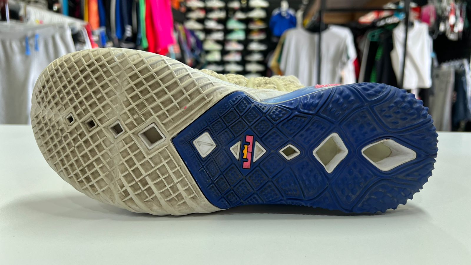 Tenis Nike LeBron 18 | Talla 4.5MX