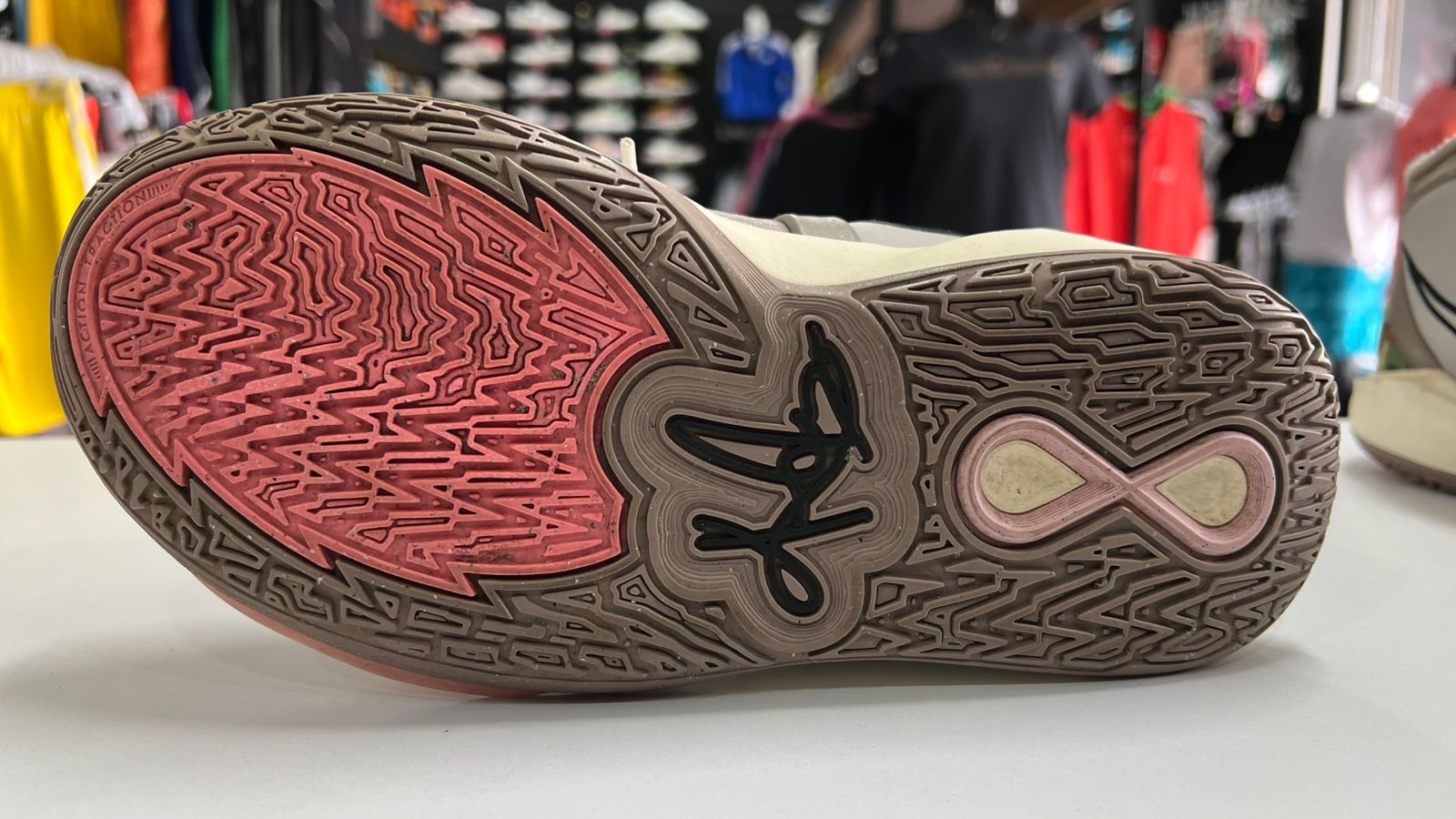 Tenis Nike Kyrie Infinity| Talla 4MX